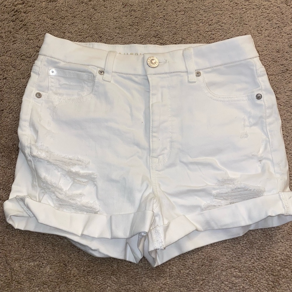 NWOT American Eagle white jean shorts size 6